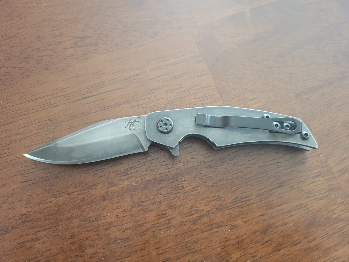 1084 frame lock folder with hamon