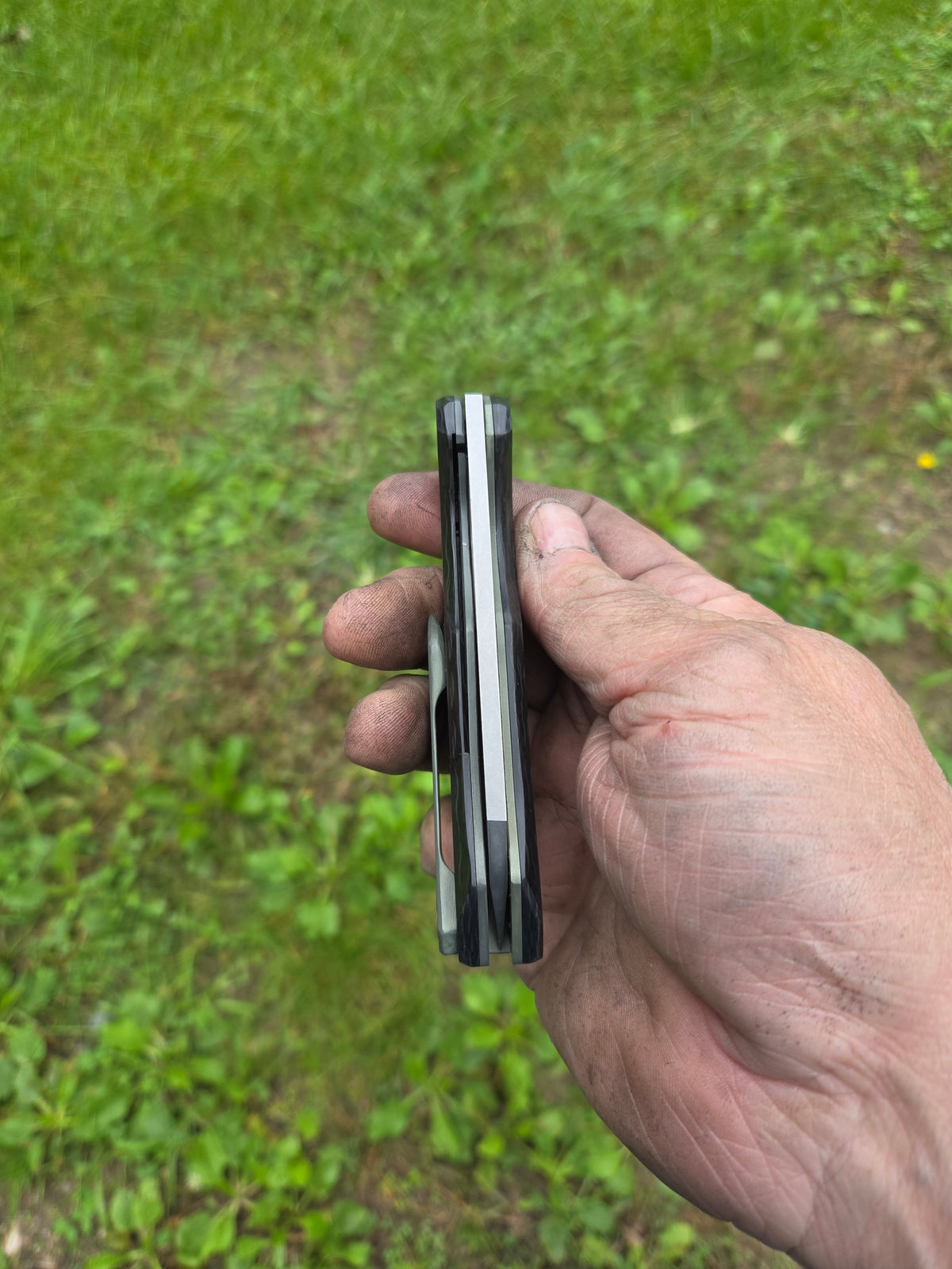 Carbon fiber Titanium linner lock