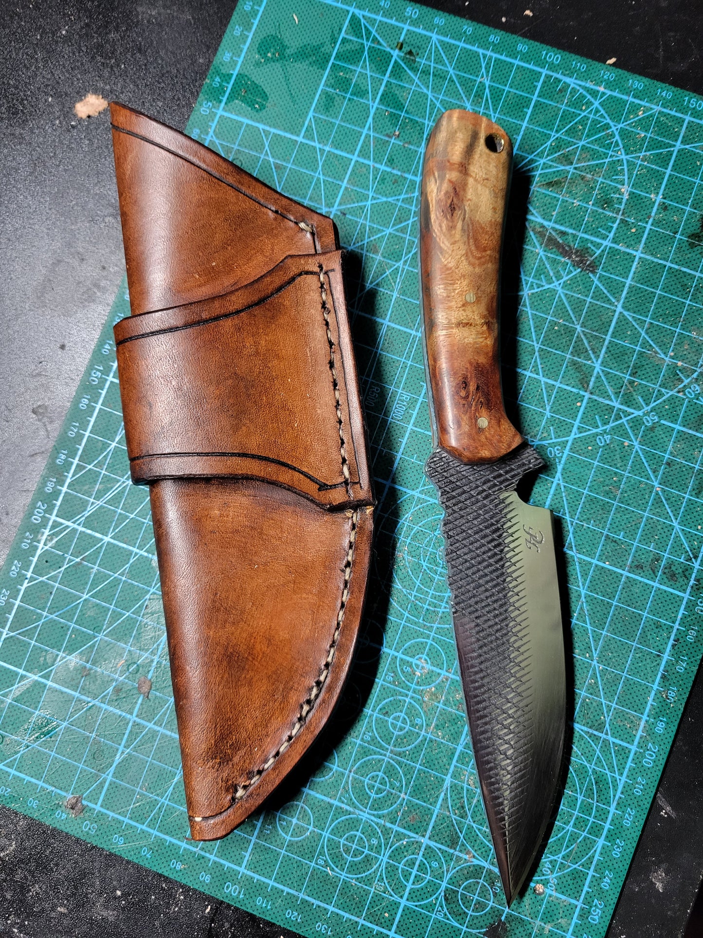 5 1/4" hunting knife